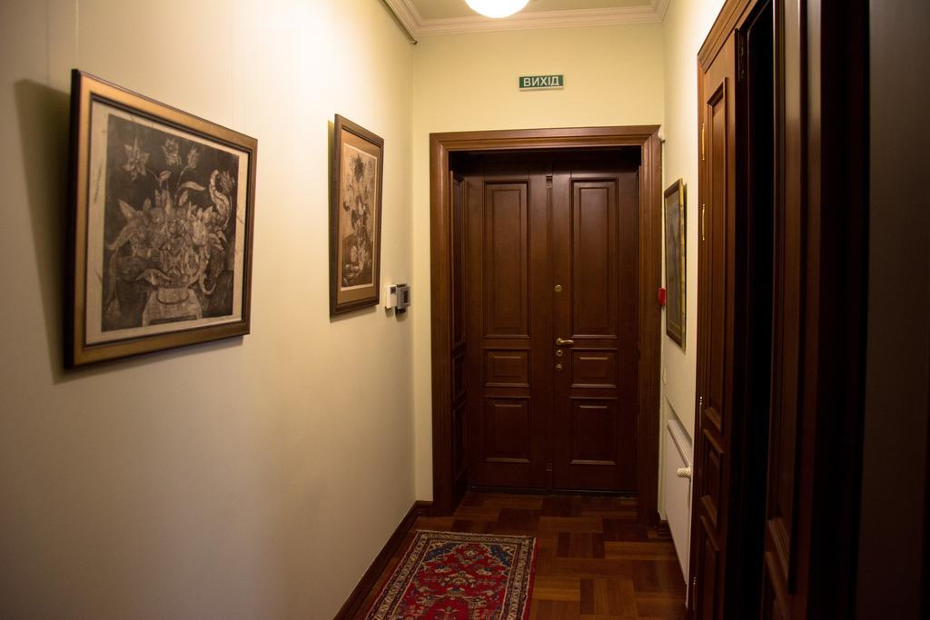 British Club Lviv 호텔 외부 사진
